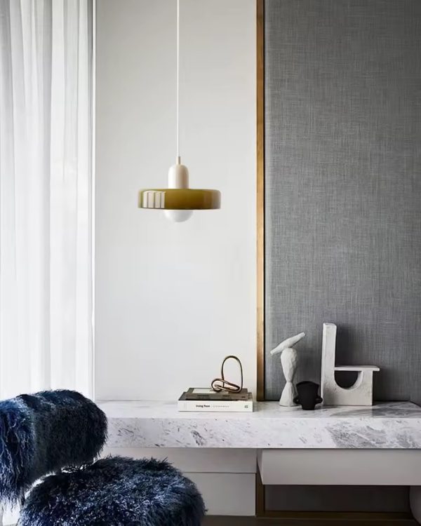 Nowoczesna lampa wisząca z kolorowym kloszem PMMA