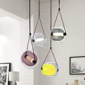 Lampa wisząca Api z szkła w kształcie komórki roślinnej