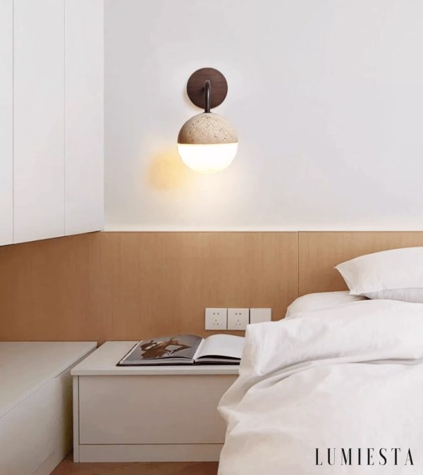 Navarria - Lampa stołowa trawertynowa, orzech z metalem do sypialni, Ø13x23 cm