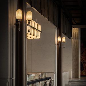 QuitoLux - Lampa wisząca glamour mosiężna z alabastrem do salonu Ø34x49 cm