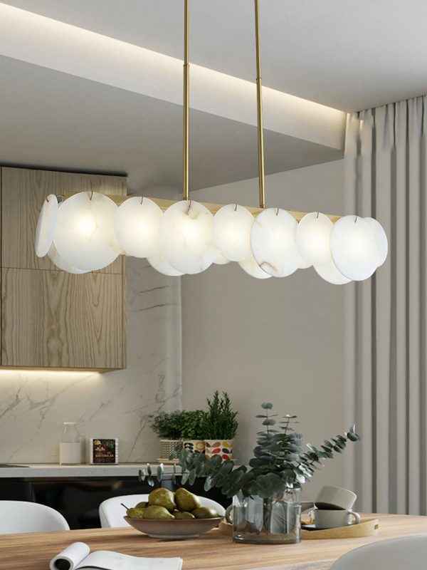 Modern-Alabaster-Linear-Chandelier-Vidirlighting3_9.jpg Brompton - Alabastrowa lampa wisząca, mosiężne wykończenie