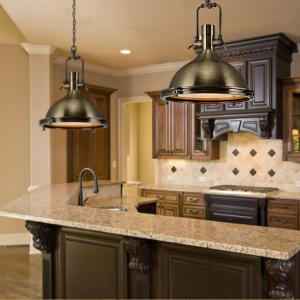 Metalowa lampa wisząca industrialna w stylu country