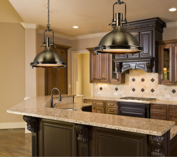 Metalowa lampa wisząca industrialna w stylu country