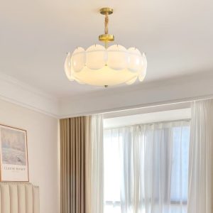 Lampa sufitowa Selene w stylu mosiężnym z szklanym kloszem
