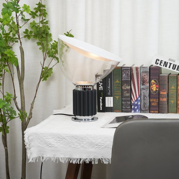 Taccia - Elegancka lampa stołowa z przezroczystym kloszem