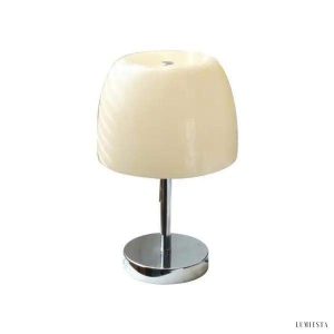 Minimalistyczna lampa stołowa Bauhaus z kolorowym kloszem