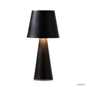 Nowoczesna lampka stołowa z metalicznym wykończeniem i ściemnianiem