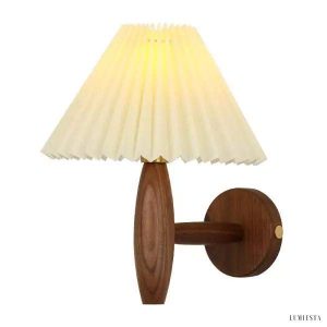 Lampa ścienna z drewna z kloszem z tkaniny kremowa
