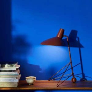 Lampka stołowa w stylu minimalistycznym na tripodzie HM9