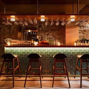 Nowoczesna lampa ścienna sufitowa Crisp z falistym wzorem