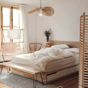 Rattanowa lampa wisząca Wabi Sabi ze słomkowym kapeluszem