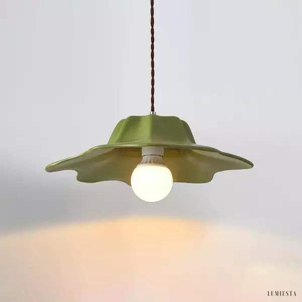 Kolorowa lampa wisząca w kształcie kwiatu