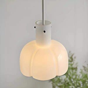 Szklana lampa wisząca Flower Bud w stylu średniowiecznym