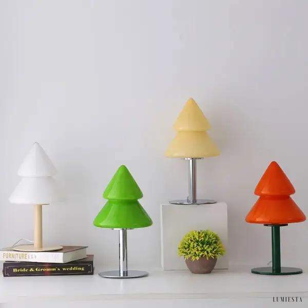 Lampka stołowa w kształcie choinki z kolorowego szkła