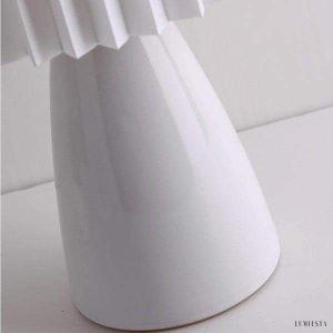 Nowoczesna urocza lampa stołowa plisowana w trzech kolorach