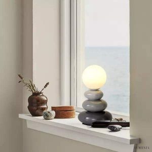 Nowoczesna lampka stołowa inspirowana kamieniami dekoracyjnymi