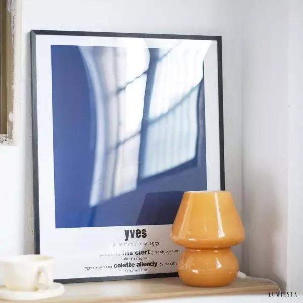 Lampa stołowa w kształcie grzyba w stylu nordyckim