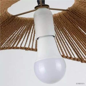 Rattanowa lampa wisząca Wabi Sabi ze słomkowym kapeluszem