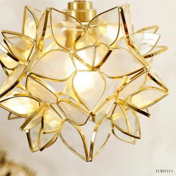 Lampa wisząca ze szkła kwiatowego w stylu dekoracyjnym