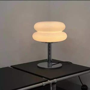 Lampka stołowa Bauhaus ze szklanym kloszem minimalistyczna