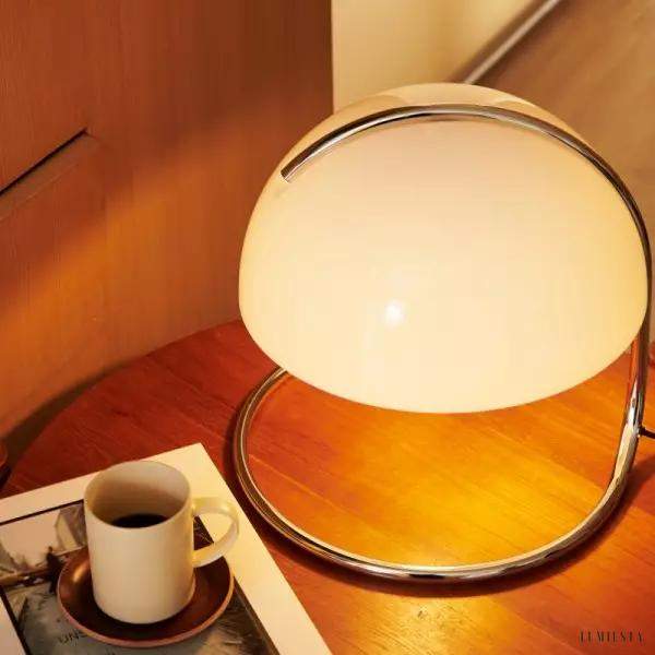 Lampa stołowa Esme minimalistyczny design z szklanym kloszem