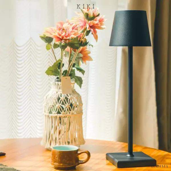 Nowoczesna lampa stołowa LED z regulacją jasności