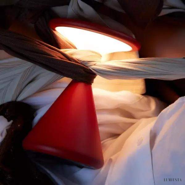 Lampka stołowa Salt i Pepper w kształcie klepsydry z funkcją dotykową