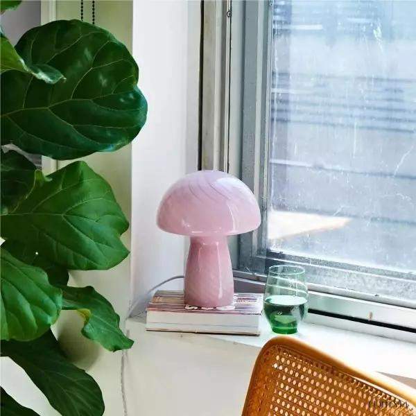 Nowoczesna lampa stołowa w kształcie grzyba z kolorowym kloszem