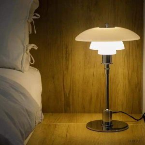 Lampa stołowa w stylu duńskim z wielowarstwowymi kloszami