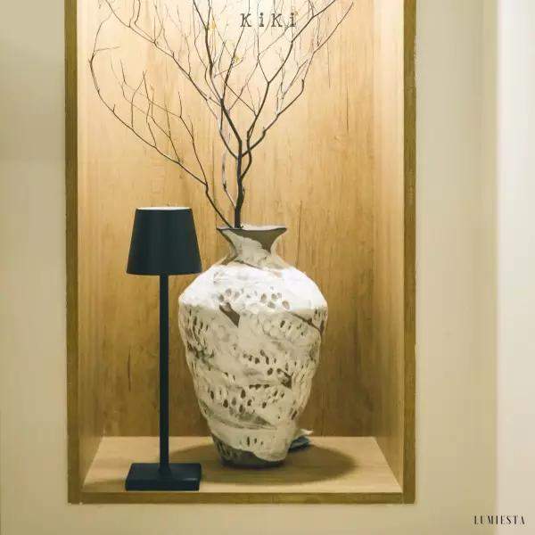 Nowoczesna lampa stołowa LED z regulacją jasności