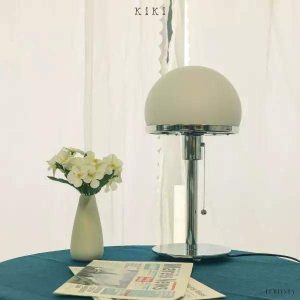 Lampa stołowa Bauhaus Wagenfeld z szklanym kloszem