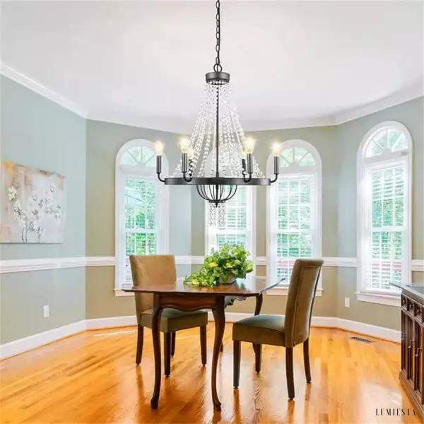 Nowoczesny żyrandol metalowy z kryształami w stylu luksusowym