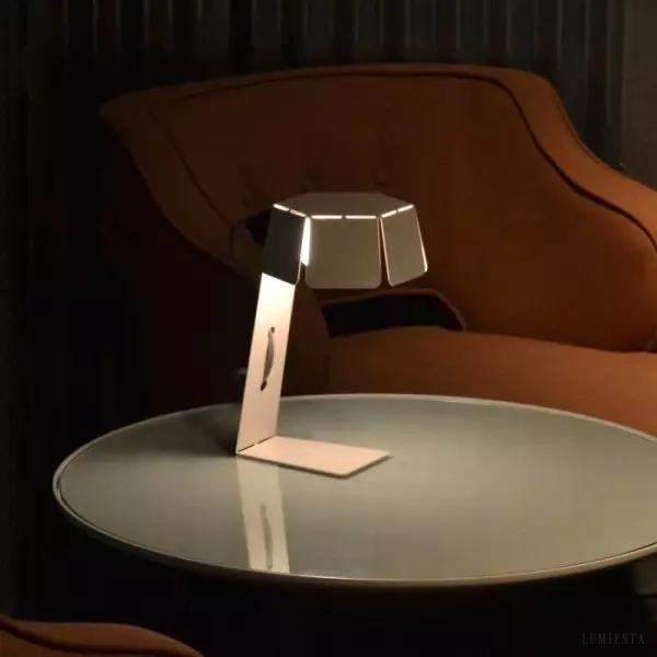 Minimalistyczna lampa biurkowa Object 3 z metalu