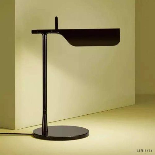 Lampa biurkowa Tab z regulowanym kloszem nowoczesny styl