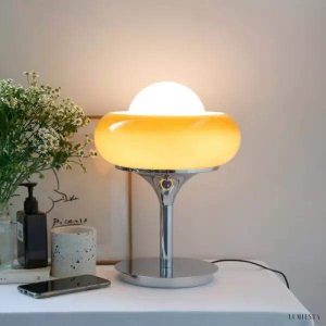 Stylowa lampa stołowa Bauhaus Egg Tart w minimalistycznym wzornictwie