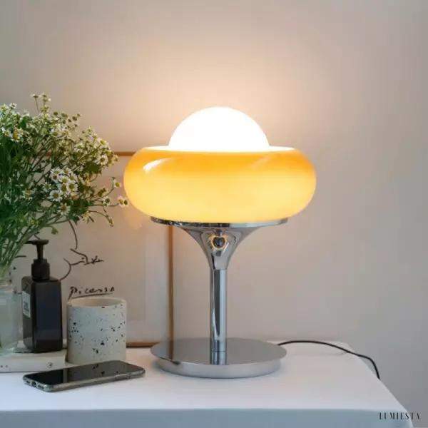 Stylowa lampa stołowa Bauhaus Egg Tart w minimalistycznym wzornictwie