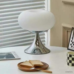 Lampa nocna Apple Glass w stylu Bauhaus z okrągłym kloszem