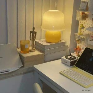 Lampa stołowa musztardowa z ręcznie formowanego szkła