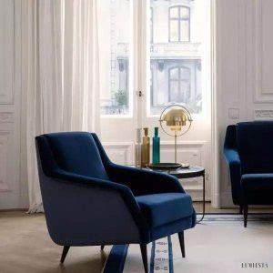 Lampa stołowa Multi-Lite w eleganckim stylu skandynawskim