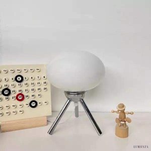 Lampa stołowa Bauhaus Lollipop szklana na trójnogu