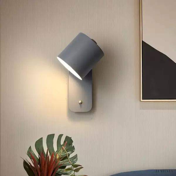 Nowoczesna lampa metalowa z ruchomą głowicą 180 stopni