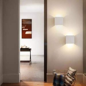 Lampa ścienna LED w kształcie sześcianu styl industrialny