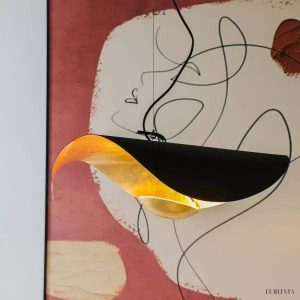 Lampa wisząca Lederam Manta z eleganckim kloszem