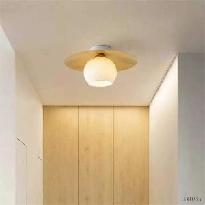 Lampa sufitowa z ribbowanym szkłem w stylu nordyckim