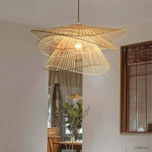 Rattanowa lampa wisząca w stylu wiejskim