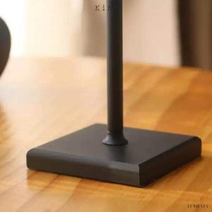 Nowoczesna lampa stołowa LED z regulacją jasności