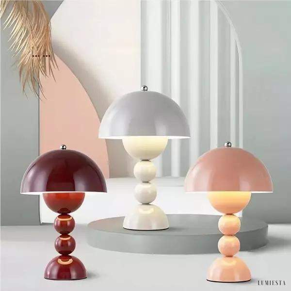 Lampka stołowa w kształcie kwiatu w stylu nordyckim