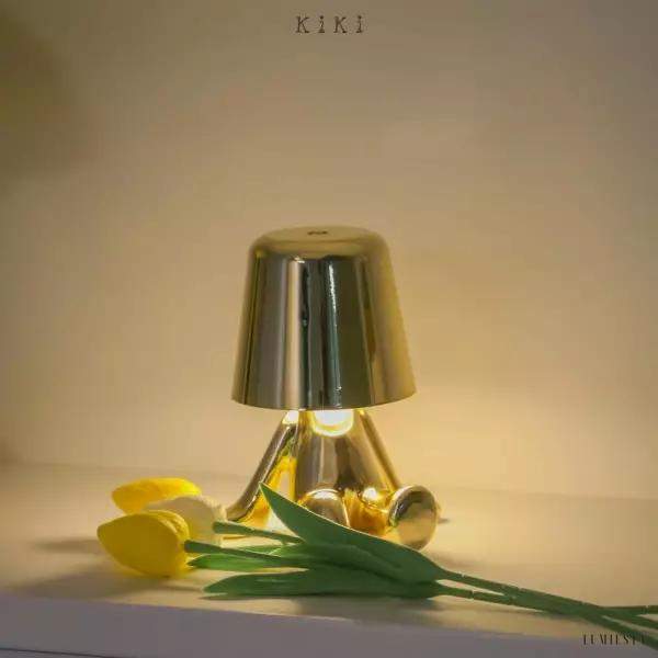 Innowacyjna lampa Thinker w kształcie postaci złotej lub chromowanej