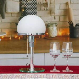 Lampa stołowa Bauhaus Wagenfeld z szklanym kloszem