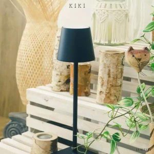 Nowoczesna lampa stołowa LED z regulacją jasności